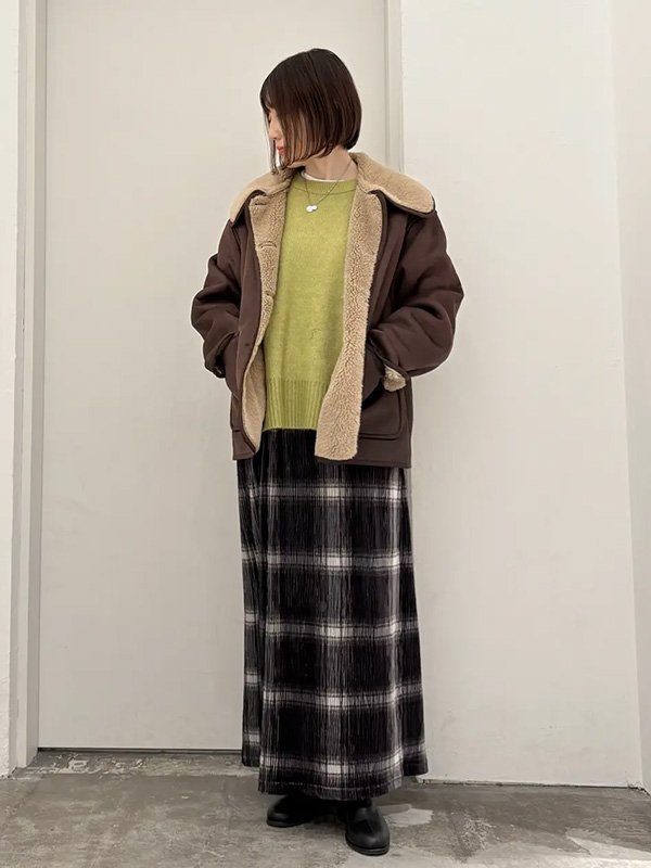 あったかムートン×Iラインスカートのすっきりコーデ | 10度 服装