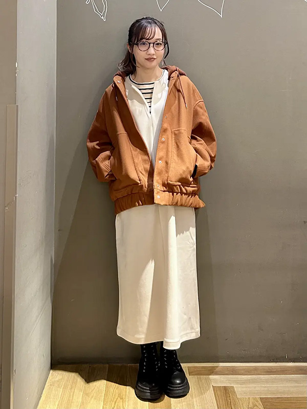 きれいめコーデとの相性が良くこなれ感を得られるウーリーブルゾン | 14度 服装