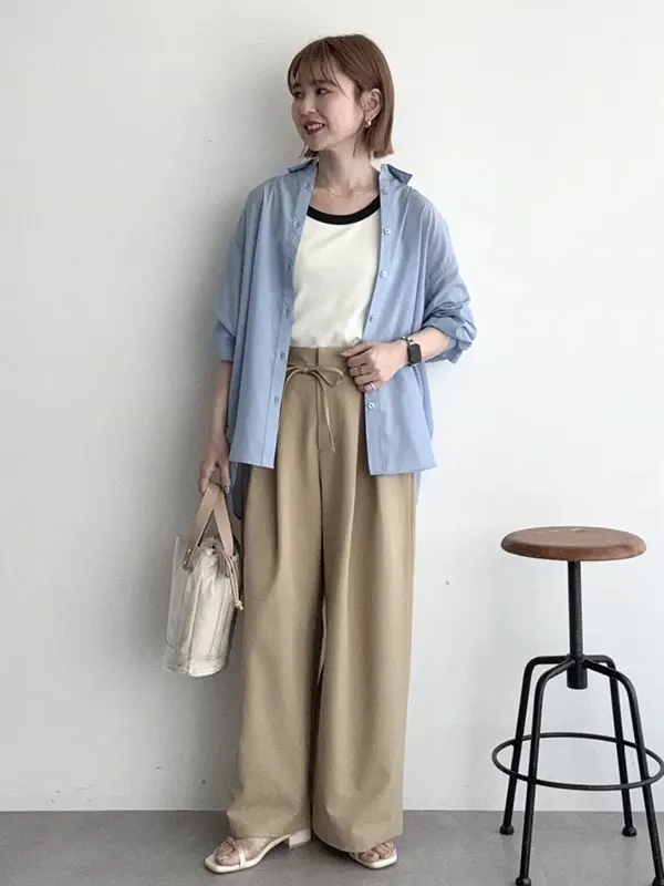 さりげなくコーデのアクセントになるバイカラーデザインのタンクトップ | 春 夏 シアーシャツ コーデ